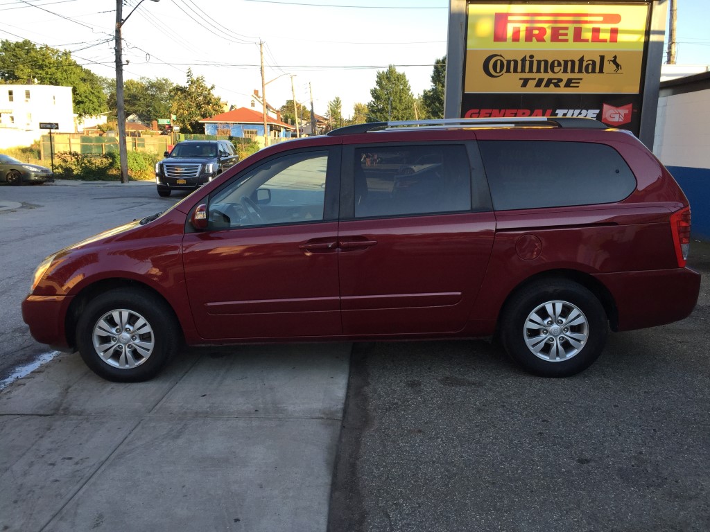 Used 2012 Kia Sedona LX MiniVan 6,490.00