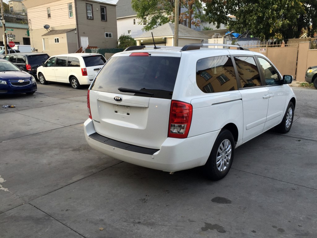 Used - Kia Sedona LX MiniVan for sale in Staten Island NY