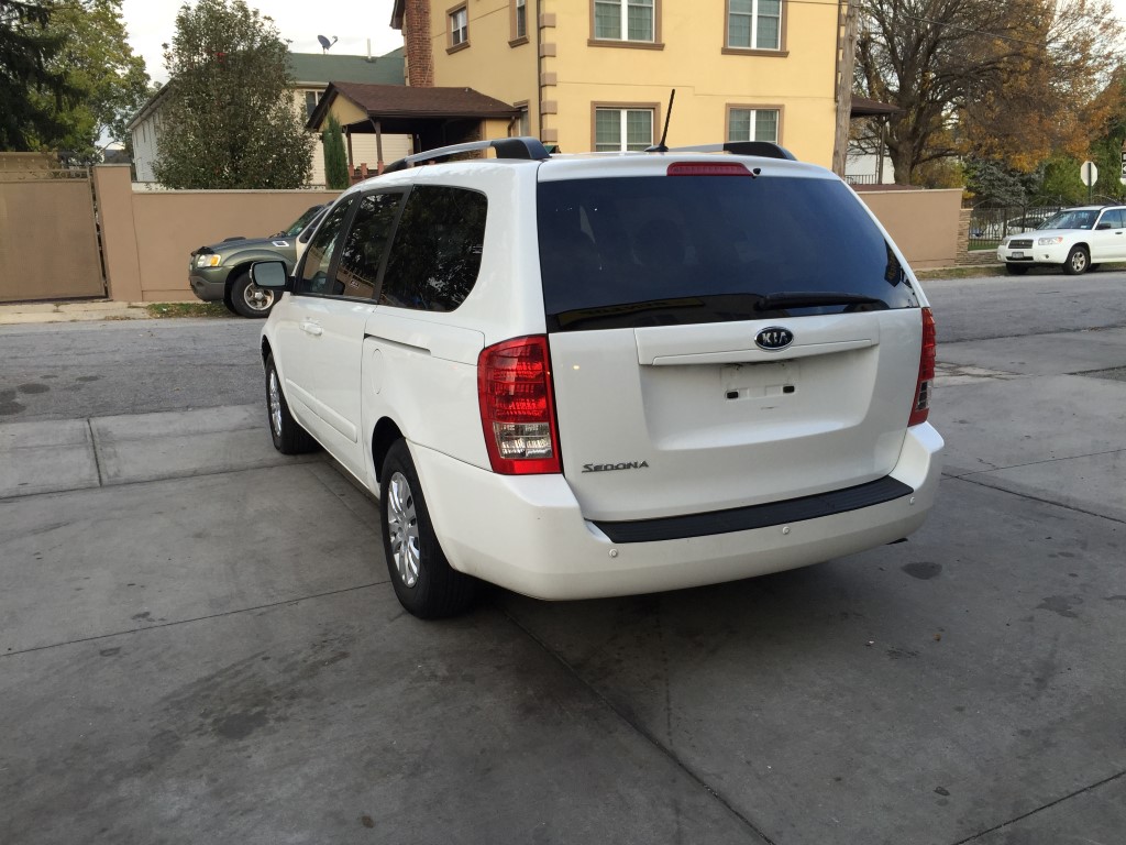 Used - Kia Sedona LX MiniVan for sale in Staten Island NY