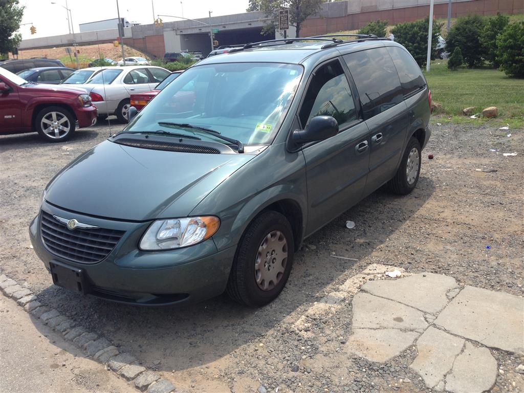 offers Used Car for Sale 2004 Chrysler Town