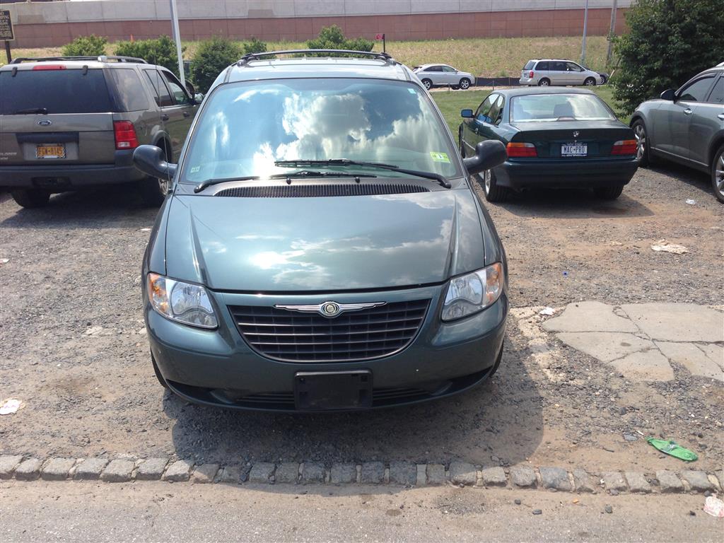 offers Used Car for Sale 2004 Chrysler Town