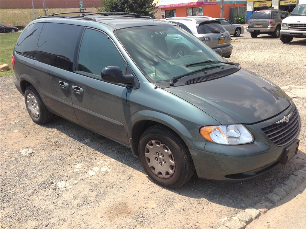 Used 2004 chrysler minivan #2