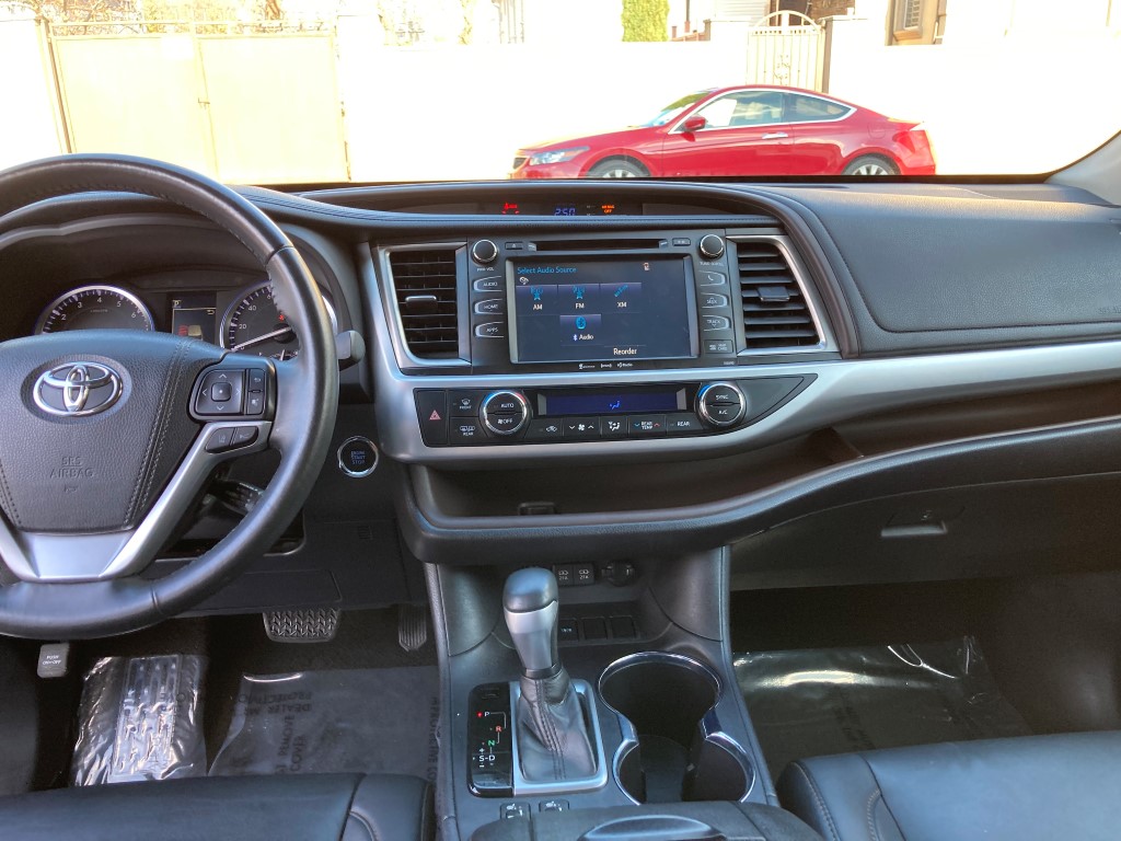 Used - Toyota Highlander XLE SUV for sale in Staten Island NY