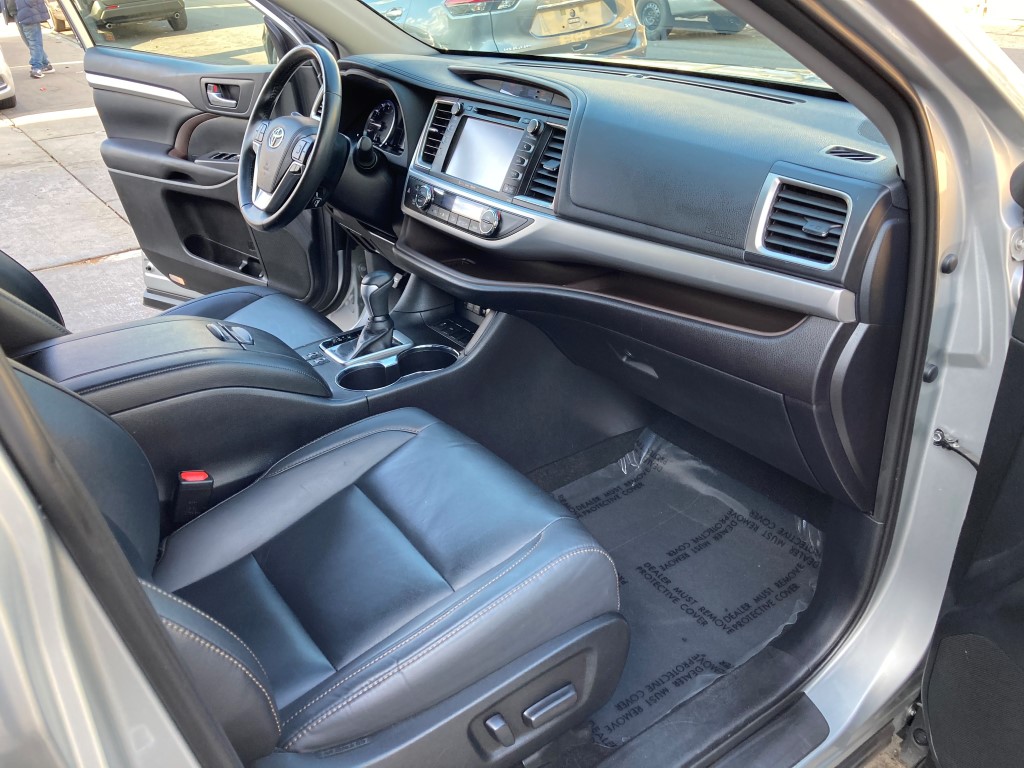 Used - Toyota Highlander XLE SUV for sale in Staten Island NY
