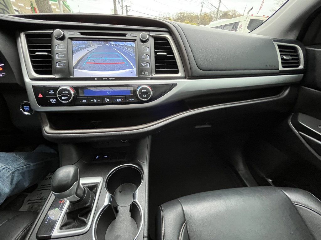 Used - Toyota Highlander XLE SUV for sale in Staten Island NY