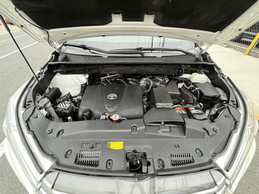 Used - Toyota Highlander XLE SUV for sale in Staten Island NY