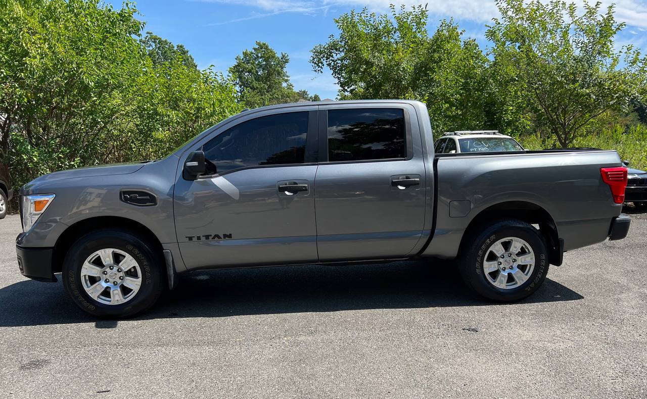 Used - Nissan Titan SV 4x4 Crew Cab Pickup Truck for sale in Staten Island NY