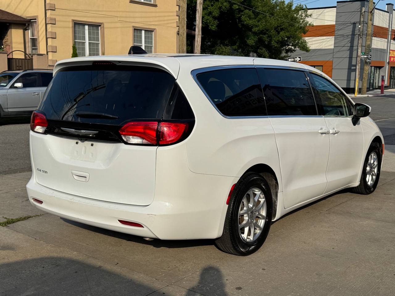Used - Chrysler Voyager LX Minivan for sale in Staten Island NY