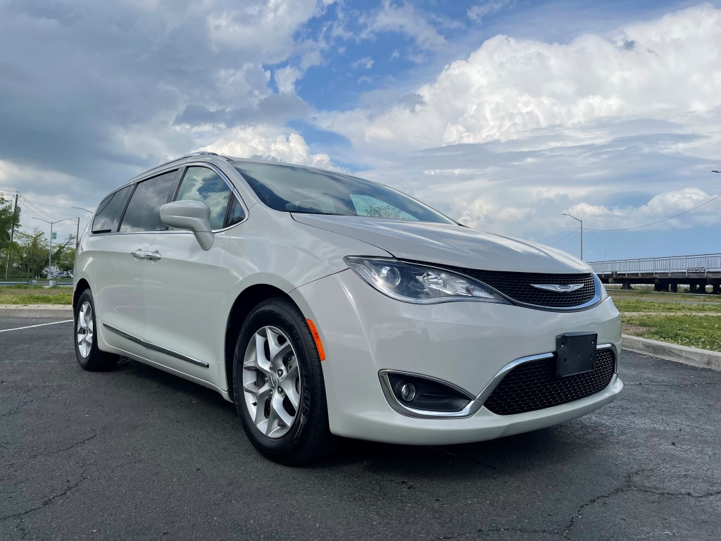 Used - Chrysler Pacifica Touring L Plus Minivan for sale in Staten Island NY