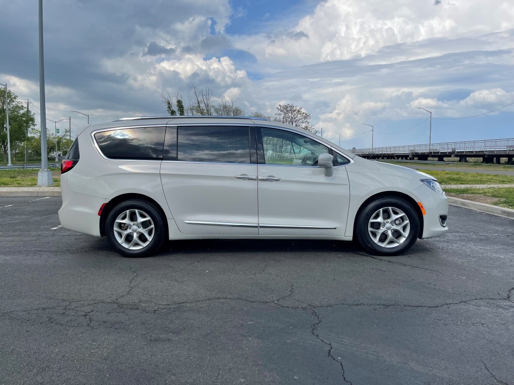 Used - Chrysler Pacifica Touring L Plus Minivan for sale in Staten Island NY