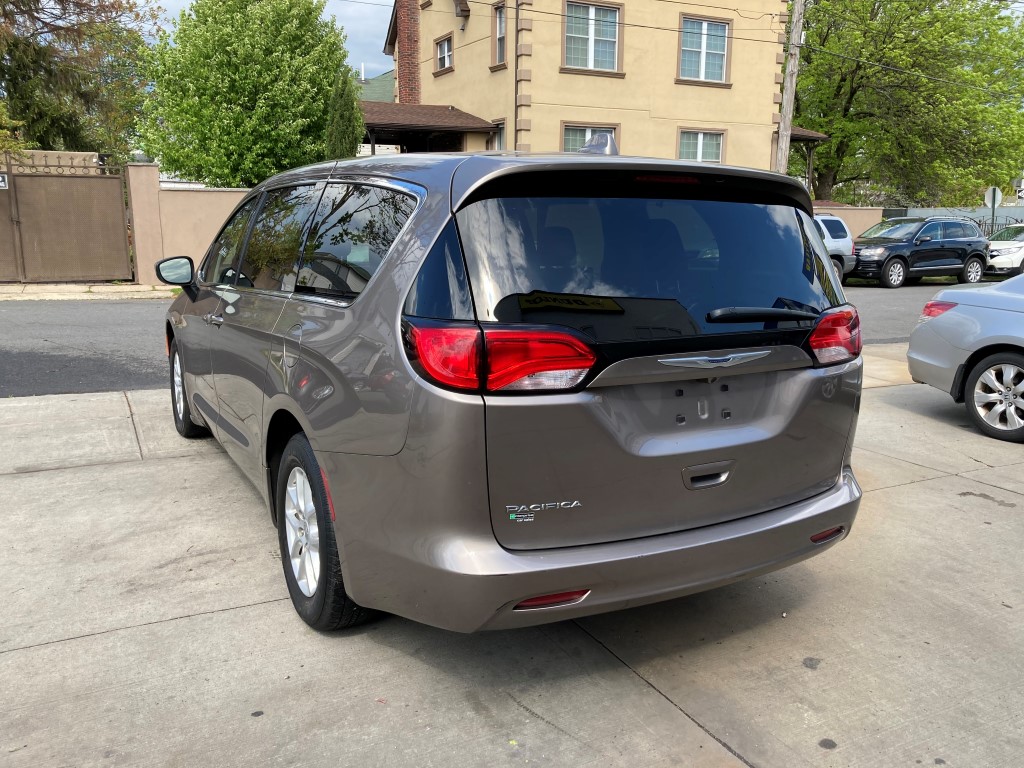 Used - Chrysler Pacifica Touring Minivan for sale in Staten Island NY