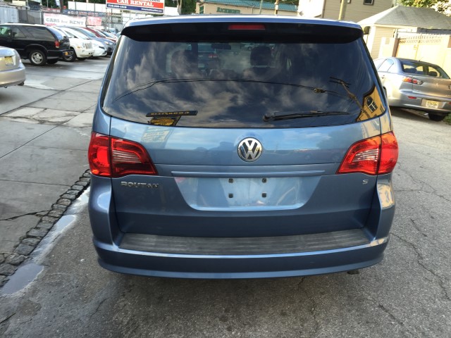 Used - Volkswagen Routan  S MiniVan for sale in Staten Island NY