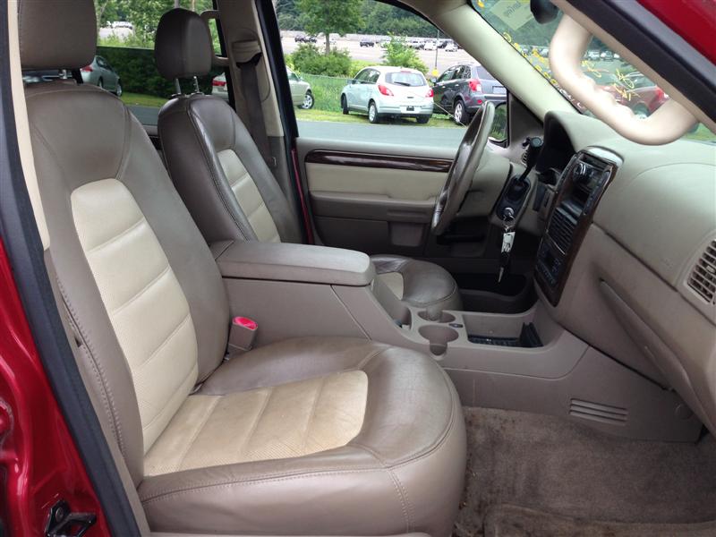 Pre-owned Car ExplorerFord