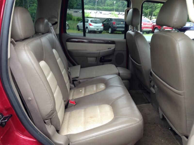 Pre-owned Car ExplorerFord