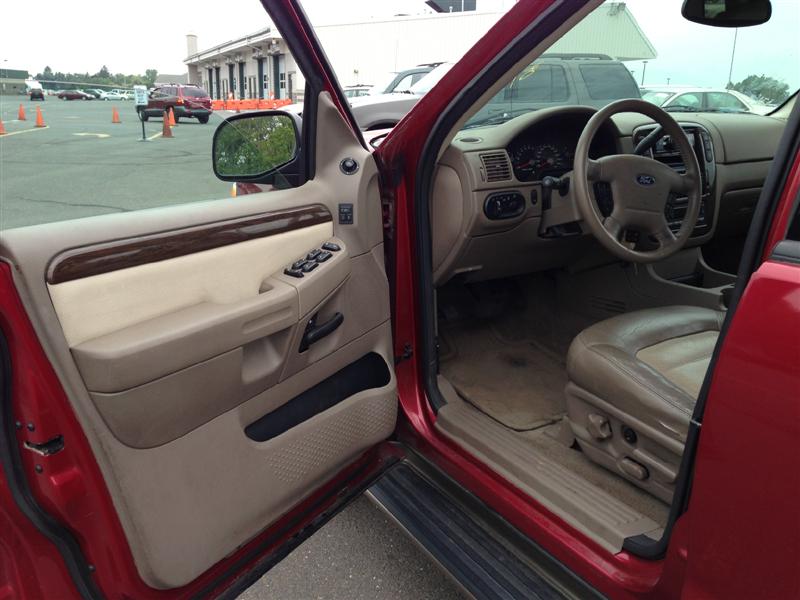Pre-owned Car ExplorerFord