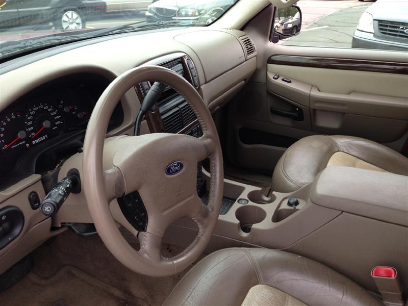 Pre-owned Car ExplorerFord