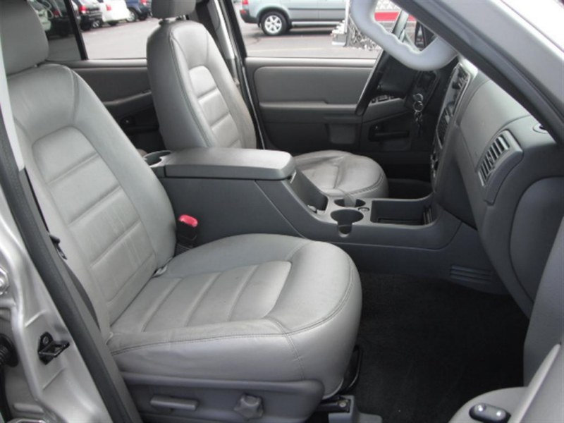 Pre-owned Car Explorer XLTFord