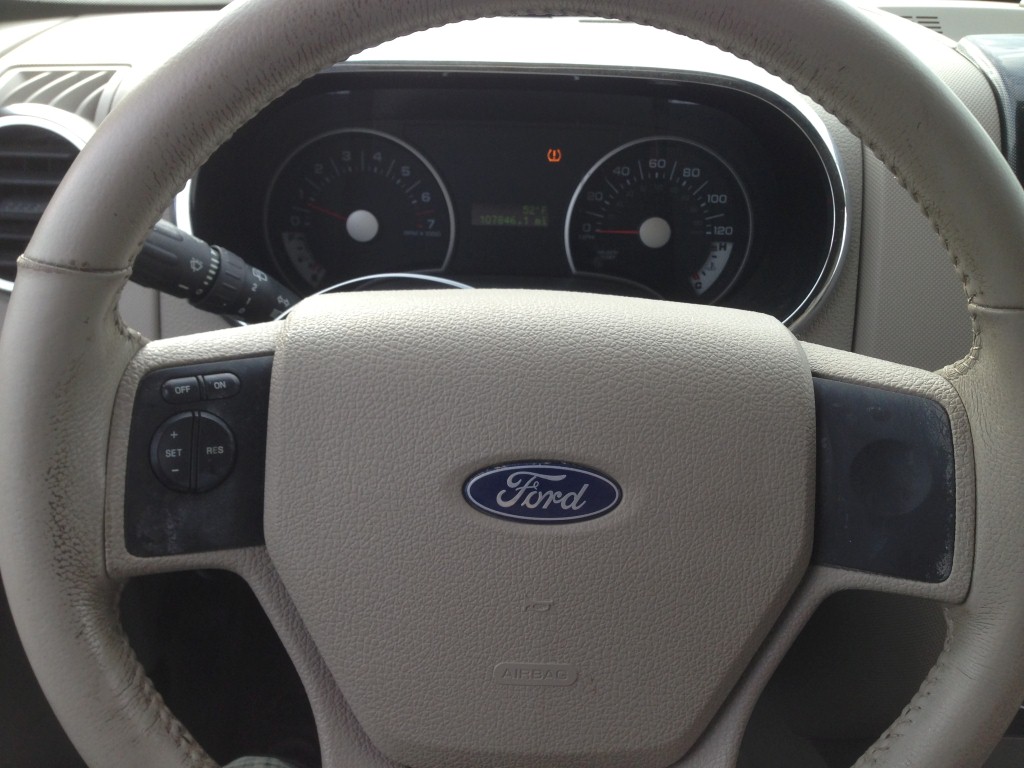 Pre-owned Car Explorer XLTFord