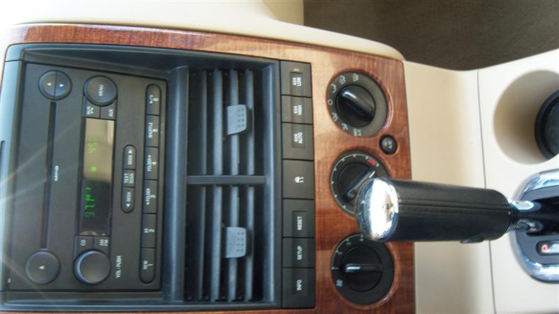 Pre-owned Car ExplorerFord