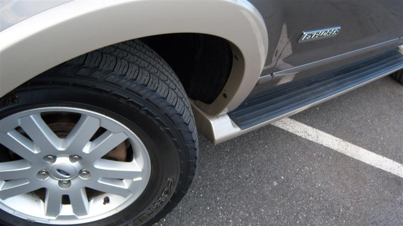 Pre-owned Car ExplorerFord