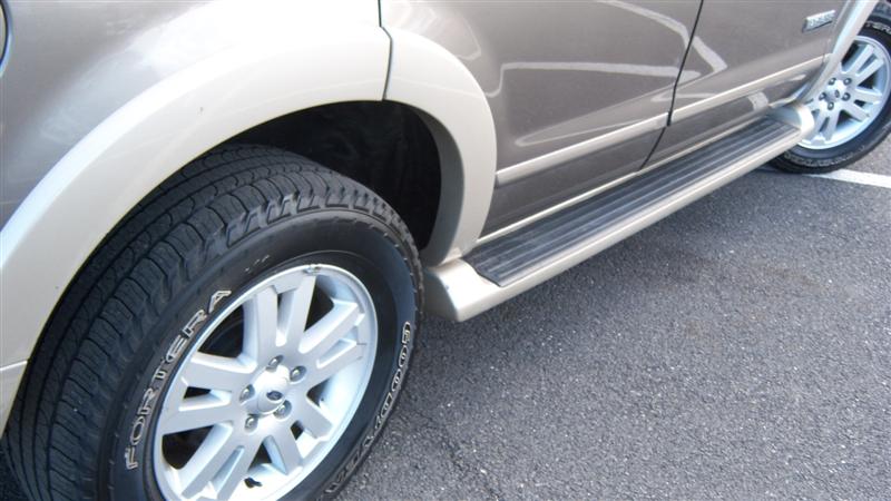 Pre-owned Car ExplorerFord