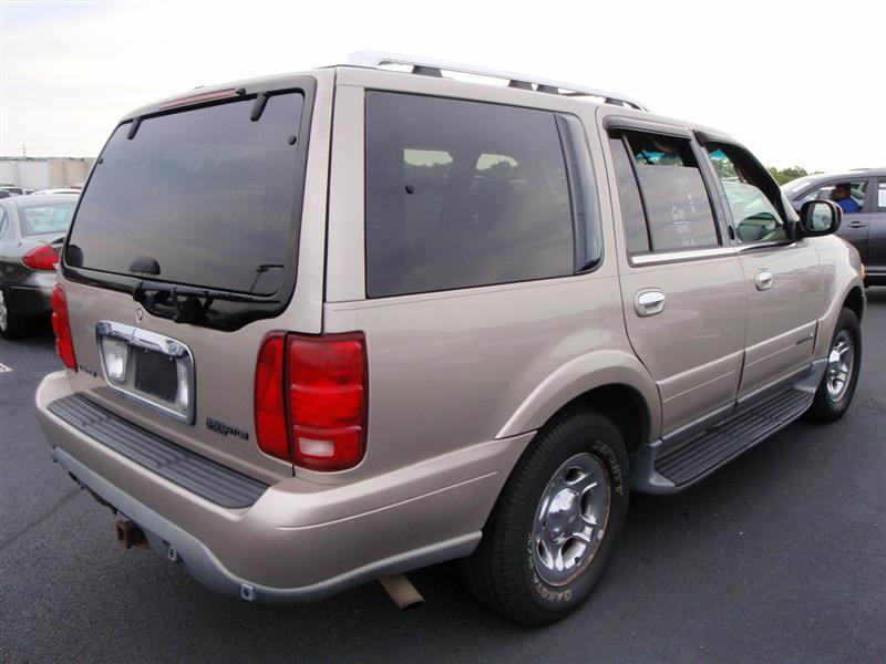 2002 Lincoln Navigator Sport Utility 4WD for sale in Brooklyn, NY