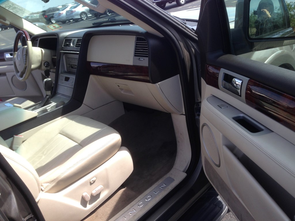 Used - Lincoln Navigator SUV 4-Drive for sale in Staten Island NY