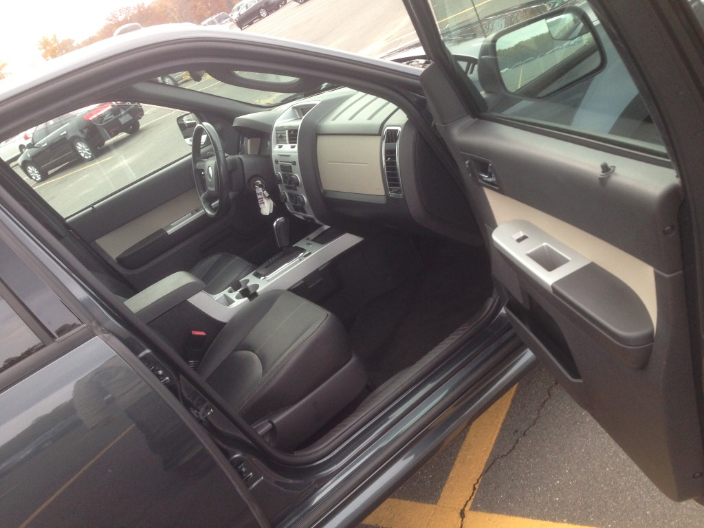 Pre-owned Car MarinerMercury