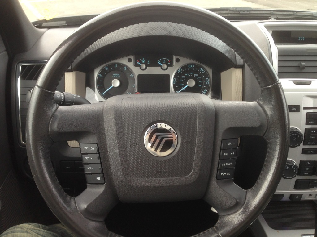 Pre-owned Car MarinerMercury